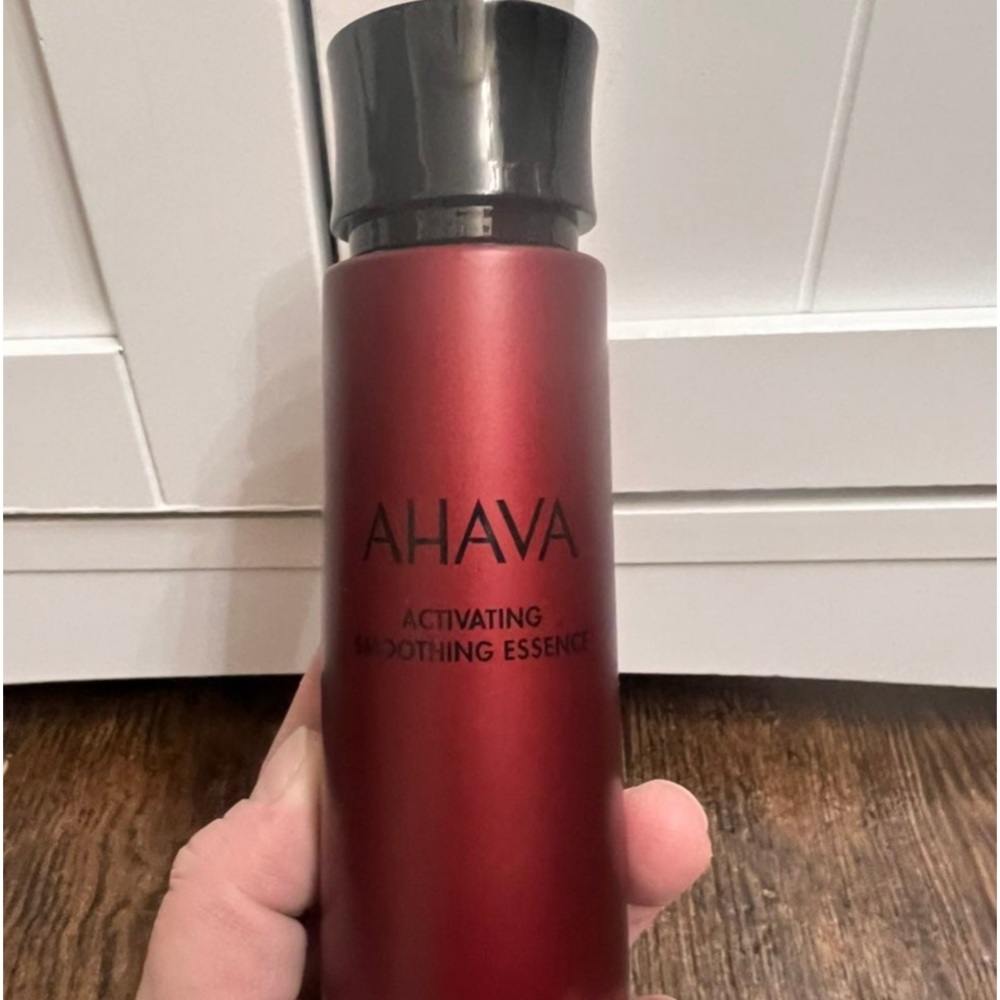 AHAVA Activating Smoothing Essence